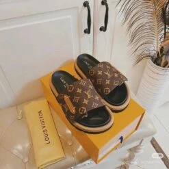 𝐋𝐕 Pillow Comfort Slides(𝐋𝐕 Pillow Comfort Slides) -Best Household Items product name 4480545