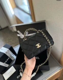 CH Top Handle Matelasse Chain Crossbody Bag(Ch Top Handle Matelasse Chain Crossbody Bag)