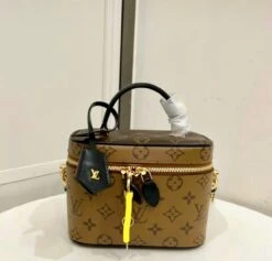Cosmetic Bag By LV(Cosmetic Bag By Lv)