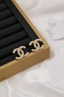 CH - CC Logo Pearl Earrings(Ch Cc Logo Pearl Earrings)